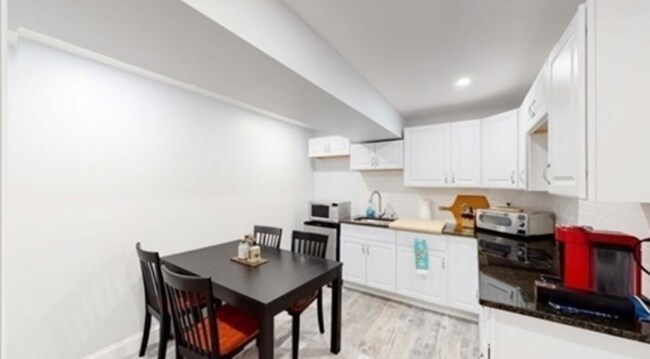 40 Possum Rd-Unit -Lower in Weston, MA - Foto de edificio - Building Photo