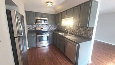 5739 W 129th St in Crestwood, IL - Building Photo - Building Photo