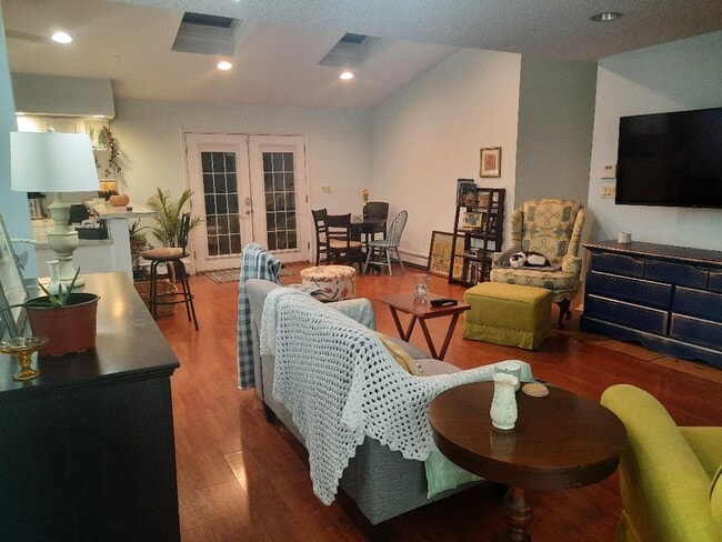 property at 406 Terrace Ave
