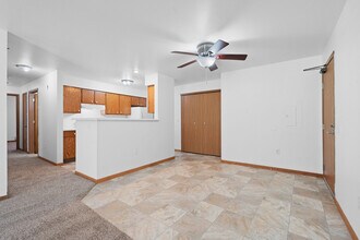 City View Apartments in West Bend, WI - Building Photo - Building Photo