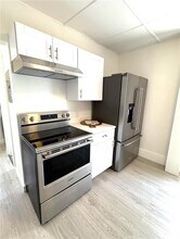 8 Bridge St in Newport, RI - Building Photo - Building Photo