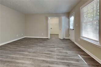 204 Leighs Grove Ct in Grayson, GA - Building Photo - Building Photo