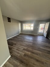 919 SW Croix Pl in Topeka, KS - Building Photo - Building Photo