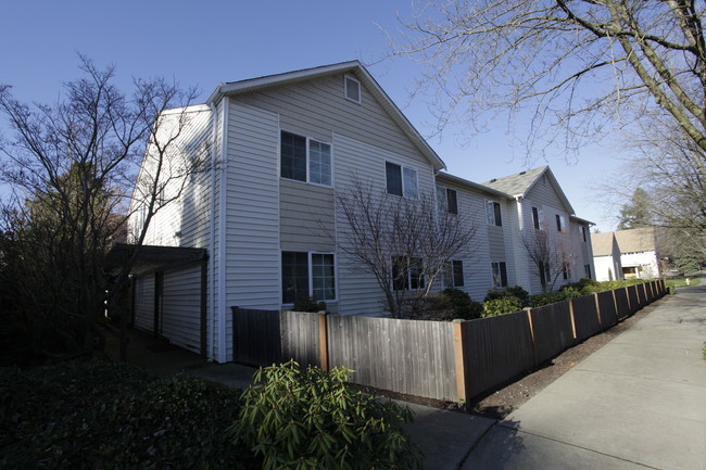 1255 NE 152nd St in Seattle, WA - Foto de edificio - Building Photo