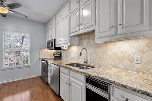 2408 Enfield Rd in Austin, TX - Building Photo