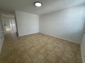 4184 NE 9th St in Homestead, FL - Building Photo - Building Photo