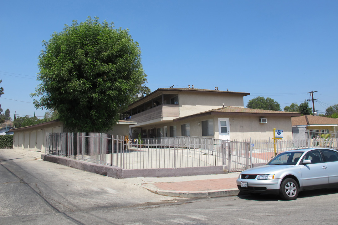 2913 Covina St in Los Angeles, CA - Building Photo