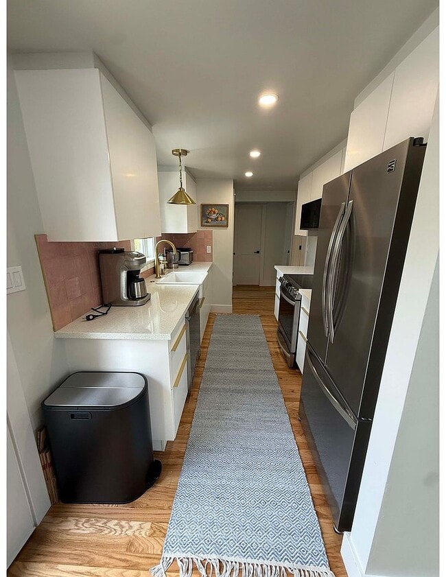 property at 4083 SW Dickinson St