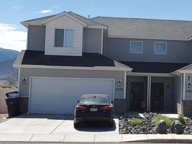 property at 2730 N Clark Pkwy