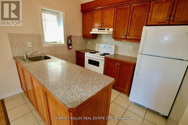 775 Ossington Ave in Toronto, ON - Building Photo - Building Photo