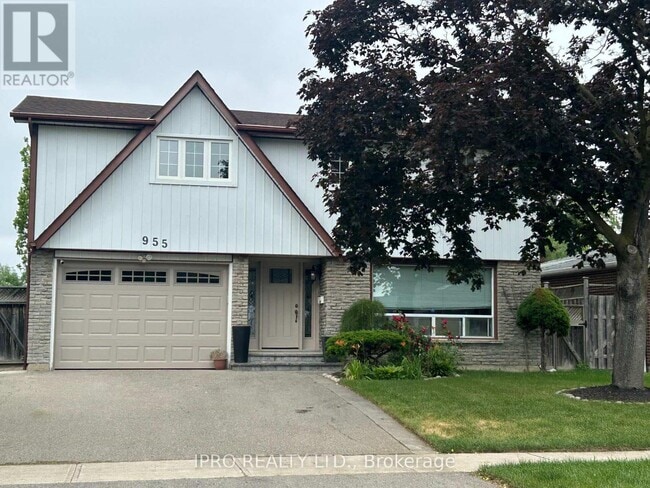property at 955 Forestwood Dr