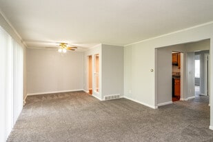 Fountainview East Apartments in Amherst, NY - Building Photo