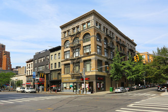 100 W 15th St in New York, NY - Foto de edificio - Building Photo