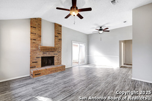 7429 Barnsley in San Antonio, TX - Building Photo - Building Photo