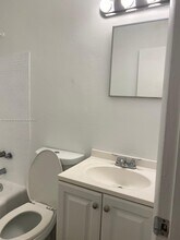 126 SE 9th St in Hallandale Beach, FL - Building Photo - Building Photo