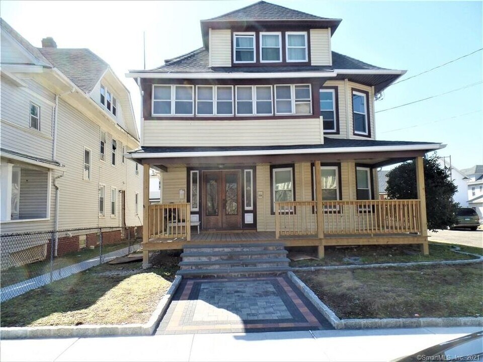 154 Rose St in Bridgeport, CT - Building Photo