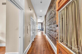 20 W Oglethorpe Ave in Savannah, GA - Building Photo - Building Photo