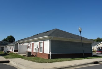 Honeycreek Senior Apartments in Charlotte, NC - Building Photo - Building Photo