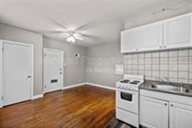 1103 N 2nd St in St. Charles, MO - Building Photo - Building Photo