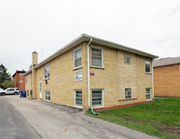 614 S Wisconsin Ave in Addison, IL - Building Photo - Building Photo