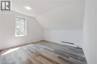 16 Arthur St in Brantford, ON - Building Photo - Building Photo