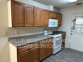 801 Kerr Ave in Modesto, CA - Building Photo - Building Photo