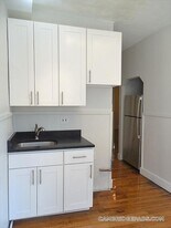 110 Willow St, Unit 2 in Cambridge, MA - Building Photo