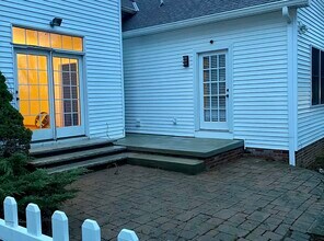 22325 Fairmount Blvd in Cleveland, OH - Foto de edificio - Building Photo