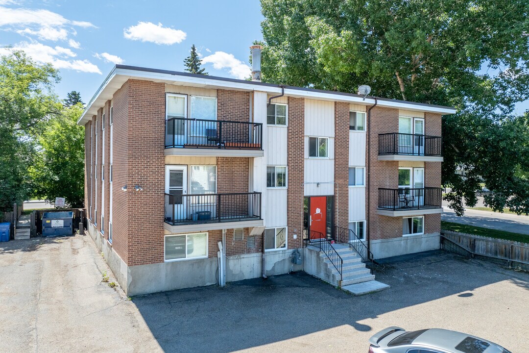 Carrie Apartments in Red Deer, AB - Building Photo