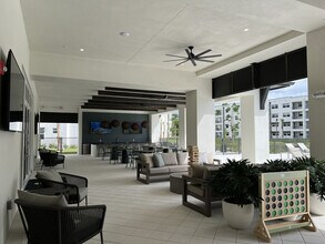 Estero Vista in Ft. Myers, FL - Foto de edificio - Building Photo