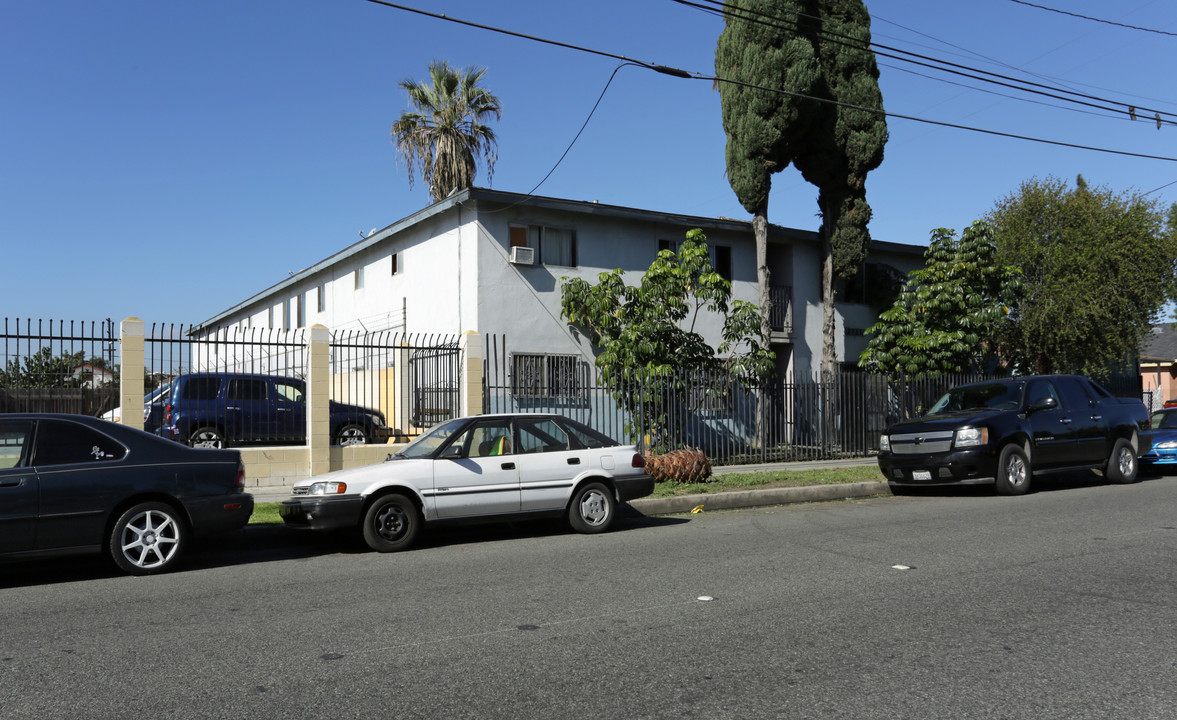 2615 N Santa Fe Ave in Compton, CA - Building Photo