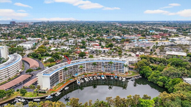 1319 E Hillsboro Blvd in Deerfield Beach, FL - Building Photo - Building Photo