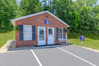 Tallmadge Pointe in Tallmadge, OH - Building Photo - Building Photo