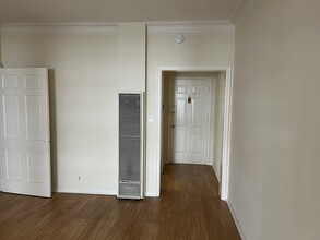 309 S Berendo St, Unit S Berendo in Los Angeles, CA - Foto de edificio - Building Photo
