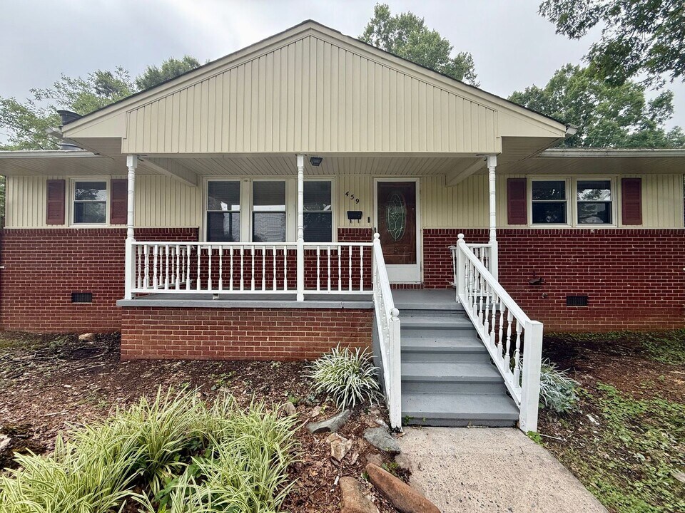 459 Camp Rd in Burlington, NC - Building Photo
