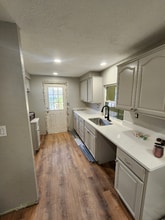 1835 Joyce St in Sarasota, FL - Foto de edificio - Building Photo