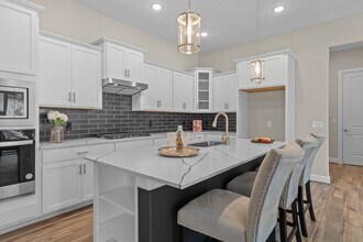 1214 Hidden Oaks Dr in Tomball, TX - Building Photo - Building Photo