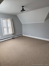 21 Broadway Ave in Stonington, CT - Building Photo - Building Photo