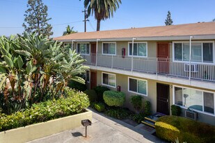 Villa Los Pinos in Whittier, CA - Building Photo