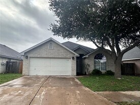 18 27th in McAllen, TX - Building Photo