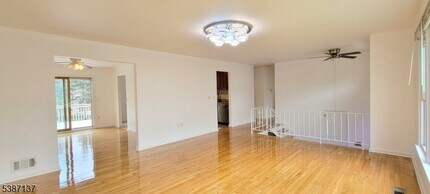 164 Little Falls Rd in Fairfield, NJ - Building Photo - Building Photo