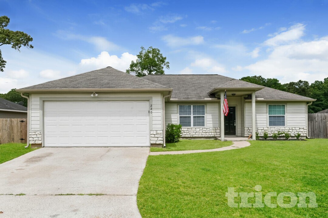 220 Kellyn Ct in Conroe, TX - Foto de edificio