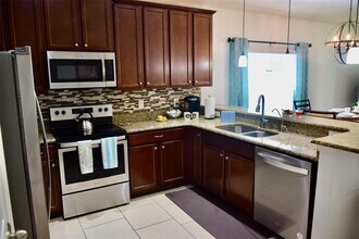 468 Andalusia Loop in Davenport, FL - Foto de edificio - Building Photo