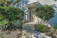 6910 Satinleaf Rd N in Naples, FL - Foto de edificio - Building Photo