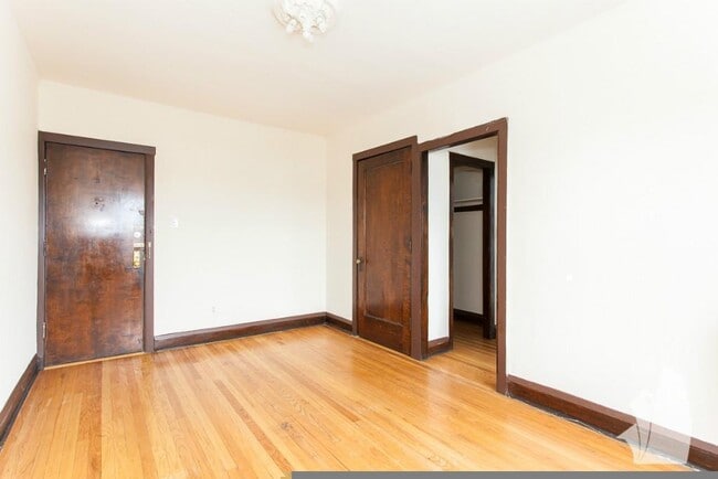 2700 N Spaulding Ave, Unit 2706-1GG in Chicago, IL - Building Photo - Building Photo