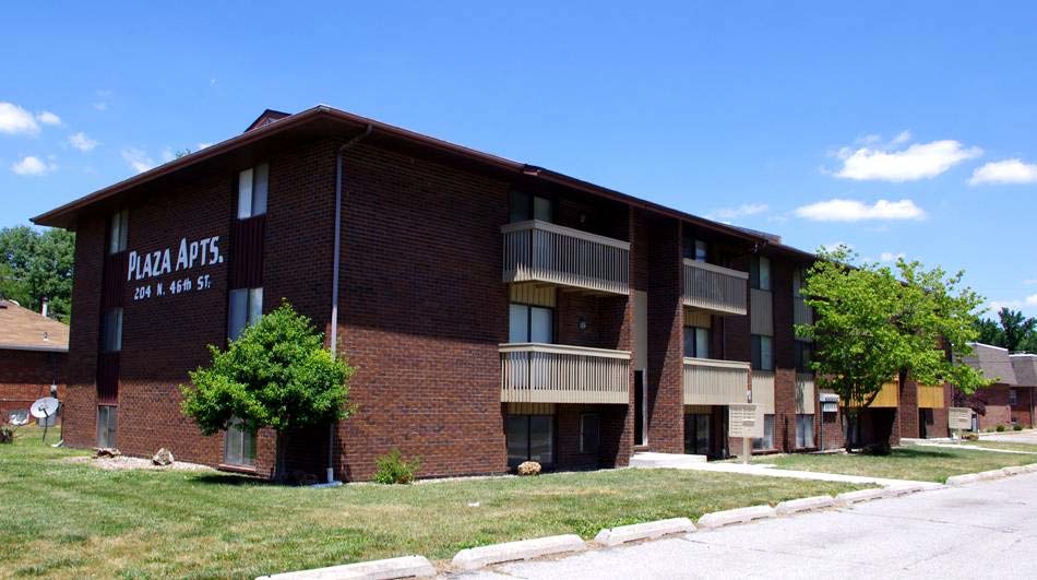 Plaza Apartments in Belleville, IL - Building Photo