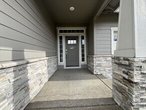 5042 SE 82nd Ave in Hillsboro, OR - Building Photo - Building Photo