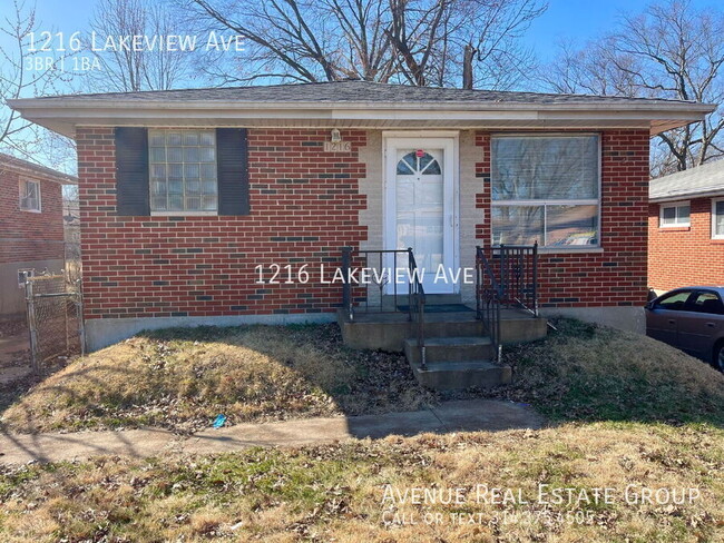 property at 1216 Lakeview Ave