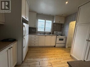 20 Elway Ct in Toronto, ON - Building Photo - Building Photo