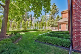 200 Aspen Rd in Birmingham, MI - Building Photo - Building Photo